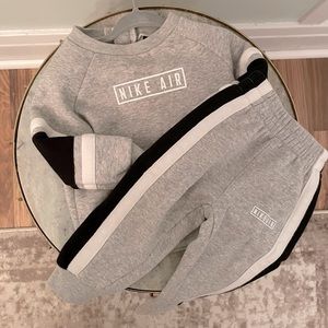 Nike Air Toddler Boy’s 12M Sweatsuit - Heather Grey w/ White & Black Detail.